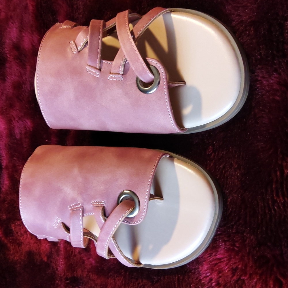 Journee Sandal Size 9